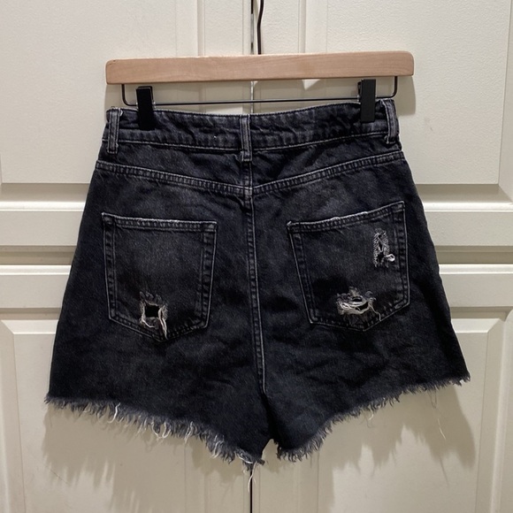 Zara Hi Rise Distressed Ripped Mom Shorts In Washed Black Size 2 - Picture 5 of 5
